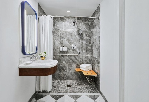 InterContinental Chicago Magnificent Mile, an IHG Hotel image 20